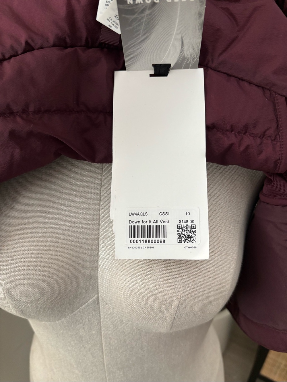 Lululemon Down for it All Vest sz 10 - Picture 6 of 8